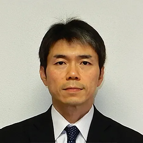 ナノ材料研究部門 研究部門長 清水　禎樹